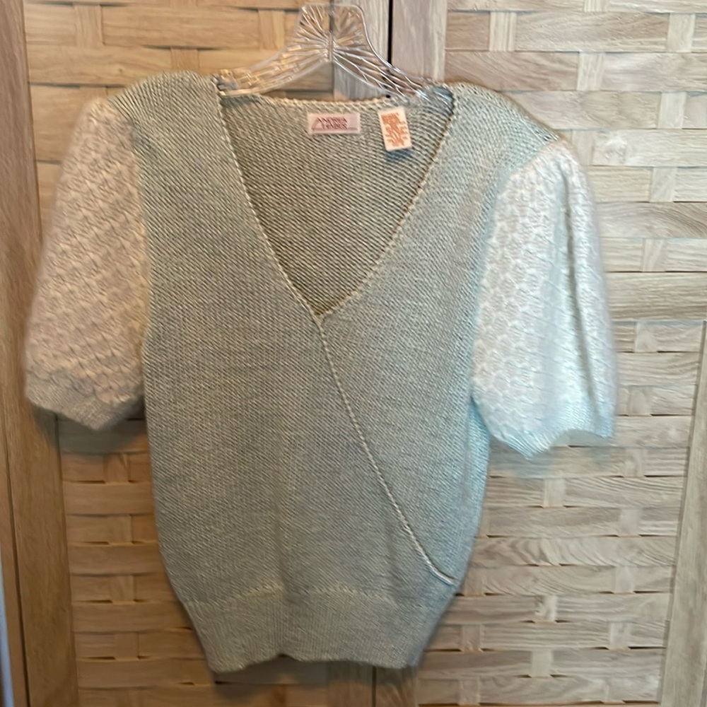 NWOT Andrea Haber short sleeve sweater, shoulder pads, mint green/ivory, Size S